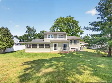 42 Chestnut Oval Orangeburg NY 10962