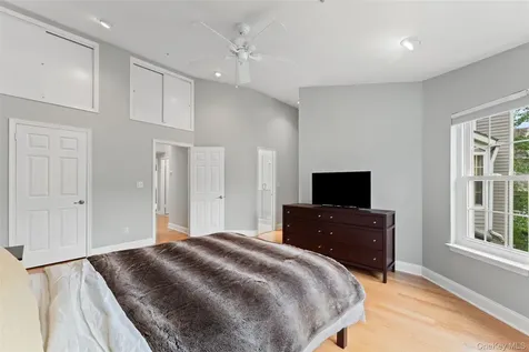 611 Pondside Drive White Plains NY 10607