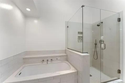 611 Pondside Drive White Plains NY 10607