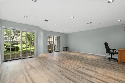 611 Pondside Drive White Plains NY 10607