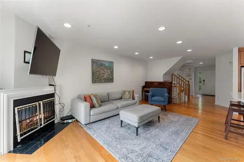 611 Pondside Drive White Plains NY 10607