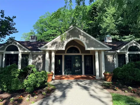 611 Pondside Drive White Plains NY 10607