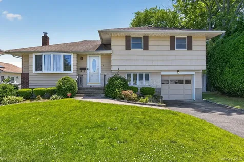 4 Gates Avenue Plainview NY 11803