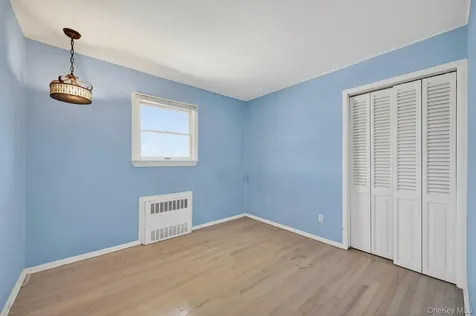 4 Gates Avenue Plainview NY 11803
