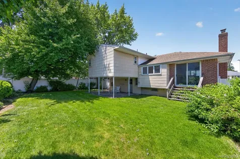 4 Gates Avenue Plainview NY 11803