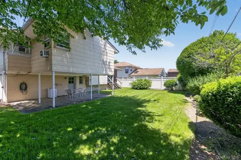 4 Gates Avenue Plainview NY 11803