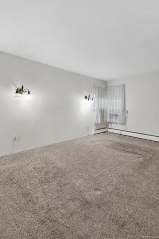 4 Gates Avenue Plainview NY 11803