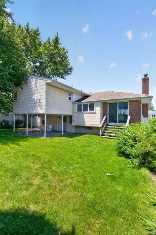 4 Gates Avenue Plainview NY 11803