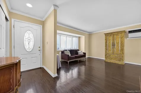 4 Gates Avenue Plainview NY 11803