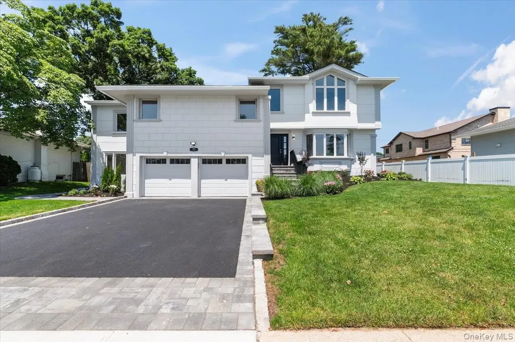 77 Bounty Lane Jericho NY 11753