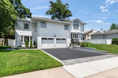 77 Bounty Lane Jericho NY 11753