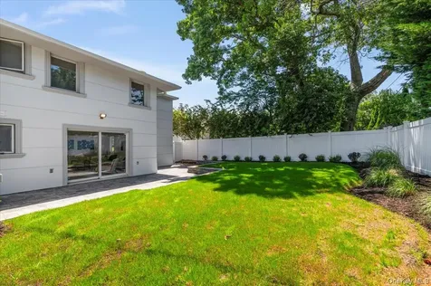 77 Bounty Lane Jericho NY 11753
