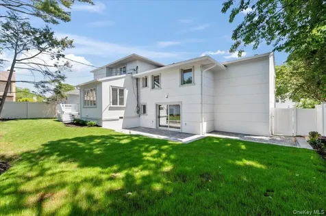 77 Bounty Lane Jericho NY 11753