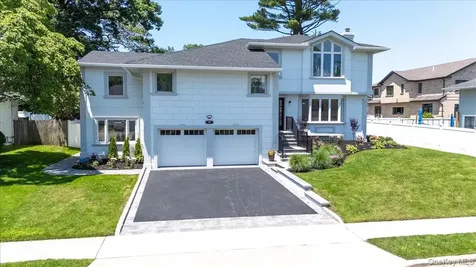 77 Bounty Lane Jericho NY 11753