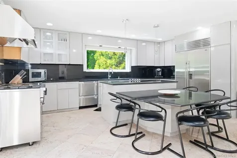 4 Old House Lane Chappaqua NY 10514