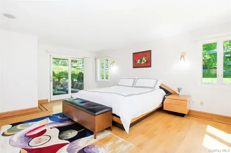 4 Old House Lane Chappaqua NY 10514