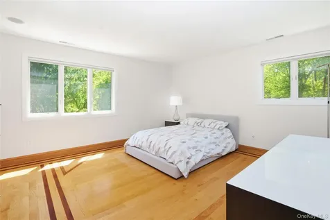 4 Old House Lane Chappaqua NY 10514