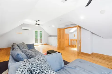4 Old House Lane Chappaqua NY 10514