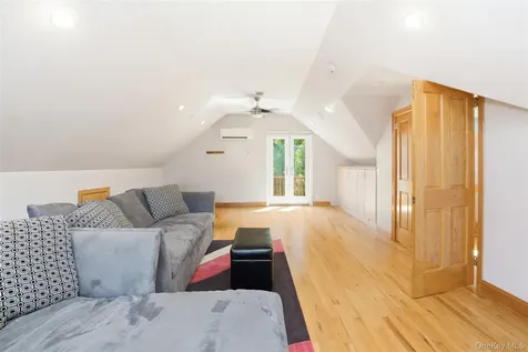 4 Old House Lane Chappaqua NY 10514