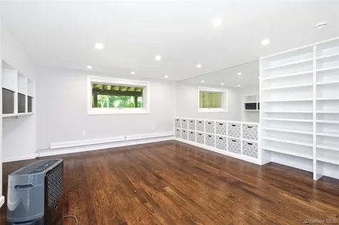 4 Old House Lane Chappaqua NY 10514