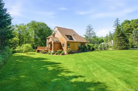 4 Old House Lane Chappaqua NY 10514