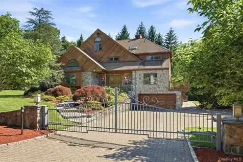4 Old House Lane Chappaqua NY 10514