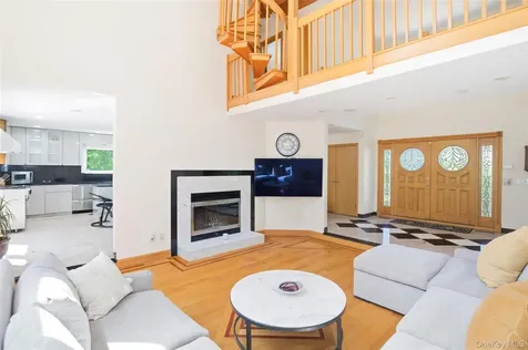 4 Old House Lane Chappaqua NY 10514
