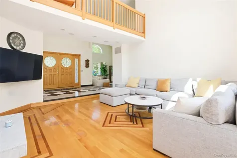 4 Old House Lane Chappaqua NY 10514
