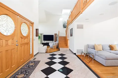 4 Old House Lane Chappaqua NY 10514