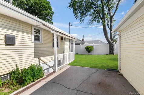 5 Coronet Crescent Bethpage NY 11714