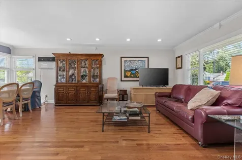 5 Coronet Crescent Bethpage NY 11714