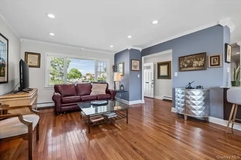 5 Coronet Crescent Bethpage NY 11714