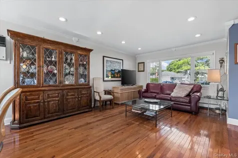 5 Coronet Crescent Bethpage NY 11714