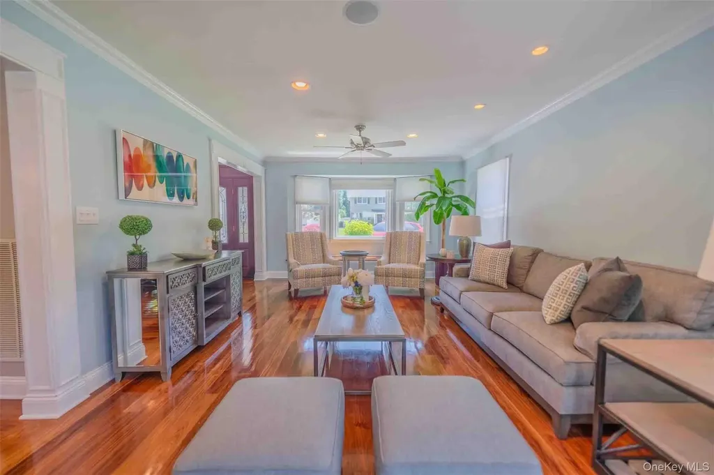 96 Eagle Lane Hauppauge NY 11788