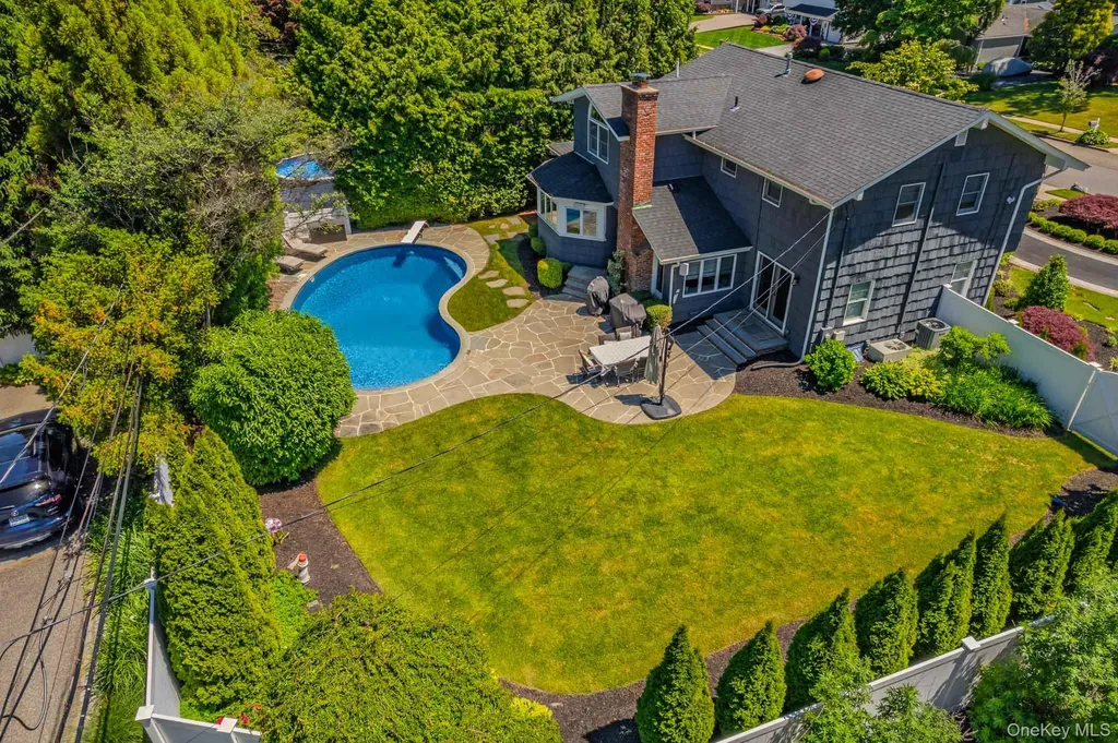 96 Eagle Lane Hauppauge NY 11788