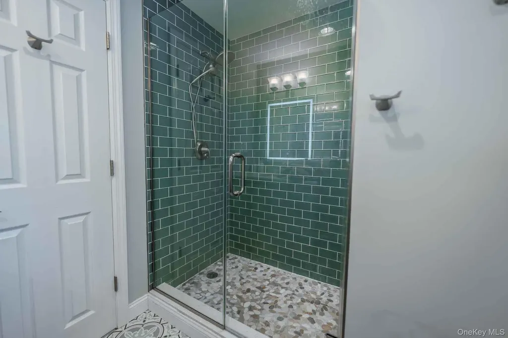 96 Eagle Lane Hauppauge NY 11788