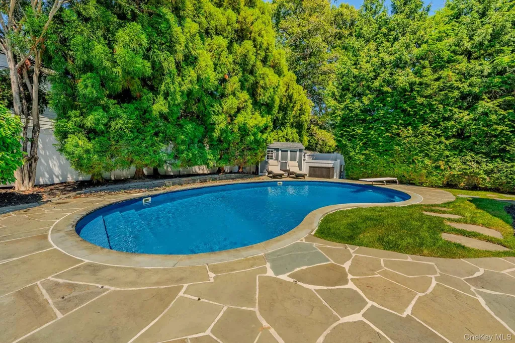 96 Eagle Lane Hauppauge NY 11788