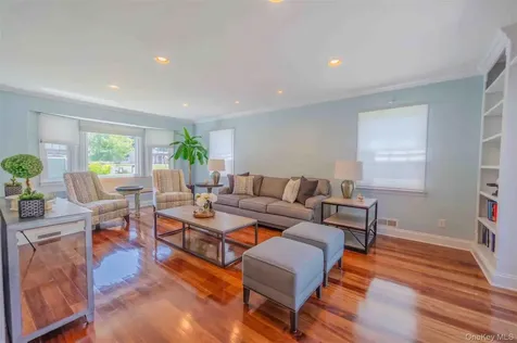 96 Eagle Lane Hauppauge NY 11788