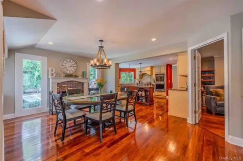 96 Eagle Lane Hauppauge NY 11788