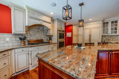 96 Eagle Lane Hauppauge NY 11788