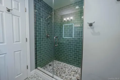 96 Eagle Lane Hauppauge NY 11788