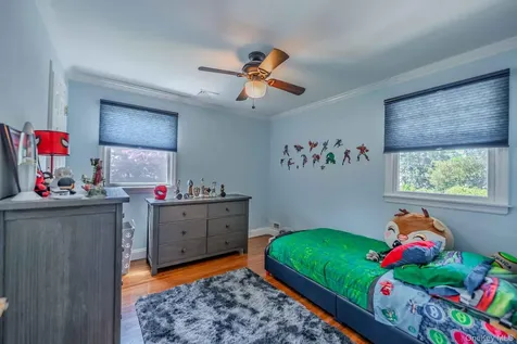 96 Eagle Lane Hauppauge NY 11788