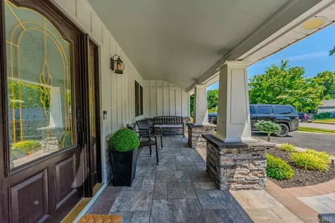 96 Eagle Lane Hauppauge NY 11788