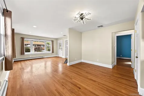 15 Pershing Avenue Locust Valley NY 11560