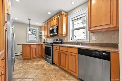 15 Pershing Avenue Locust Valley NY 11560