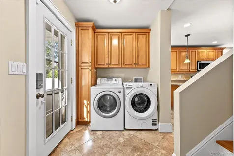 15 Pershing Avenue Locust Valley NY 11560