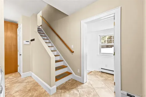 15 Pershing Avenue Locust Valley NY 11560