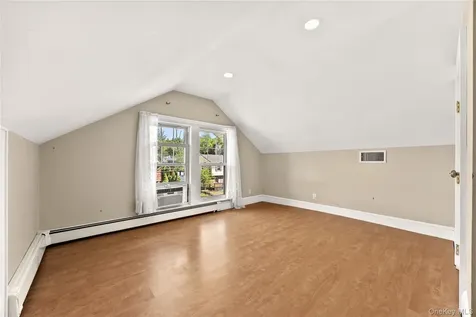 15 Pershing Avenue Locust Valley NY 11560