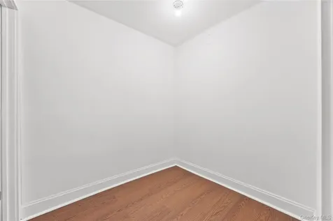 15 Pershing Avenue Locust Valley NY 11560