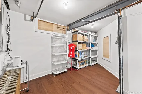 15 Pershing Avenue Locust Valley NY 11560